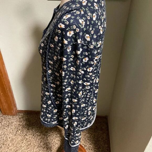 NWOT DR2 Long Sleeved Blue Top With 🌺 flowers Size S #121 - Picture 2 of 5